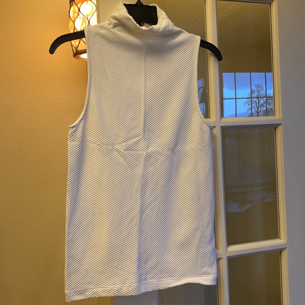 ATHLETA White Tank. Mock Neck. Size small.